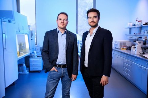 From left, Dr Sebastian Rakers and Simon Fabich, Founders and Managing Directors of Bluu Biosciences. Copyright Bluu Biosciences.